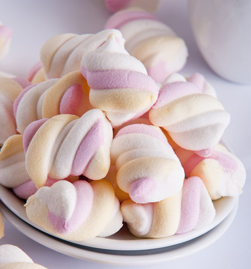 หลากหลายวิธีกินมาร์ชเมลโลให้อร่อยโดนใจ หลากหลายวิธีกินมาร์ชเมลโลให้อร่อยโดนใจ