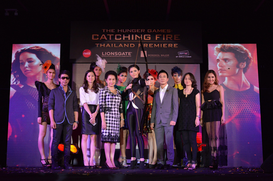 ใหม่ ดาวิกา สวมบท สาวน้อยผู้มากับไฟ เปิดตัว Catching Fire สุดยิ่งใหญ่ ใหม่ ดาวิกา สวมบท สาวน้อยผู้มากับไฟ เปิดตัว Catching Fire สุดยิ่งใหญ่