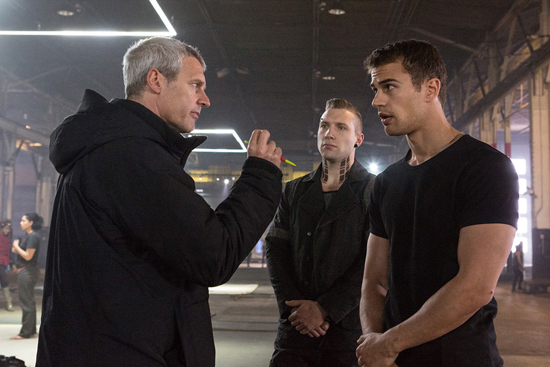 Divergent แรงแซงโค้ง โซเชียลโหวต หนังต้องดูแห่งปีอันดับ 1 Divergent แรงแซงโค้ง โซเชียลโหวต หนังต้องดูแห่งปีอันดับ 1