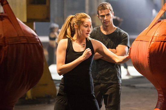 Divergent แรงแซงโค้ง โซเชียลโหวต หนังต้องดูแห่งปีอันดับ 1 Divergent แรงแซงโค้ง โซเชียลโหวต หนังต้องดูแห่งปีอันดับ 1