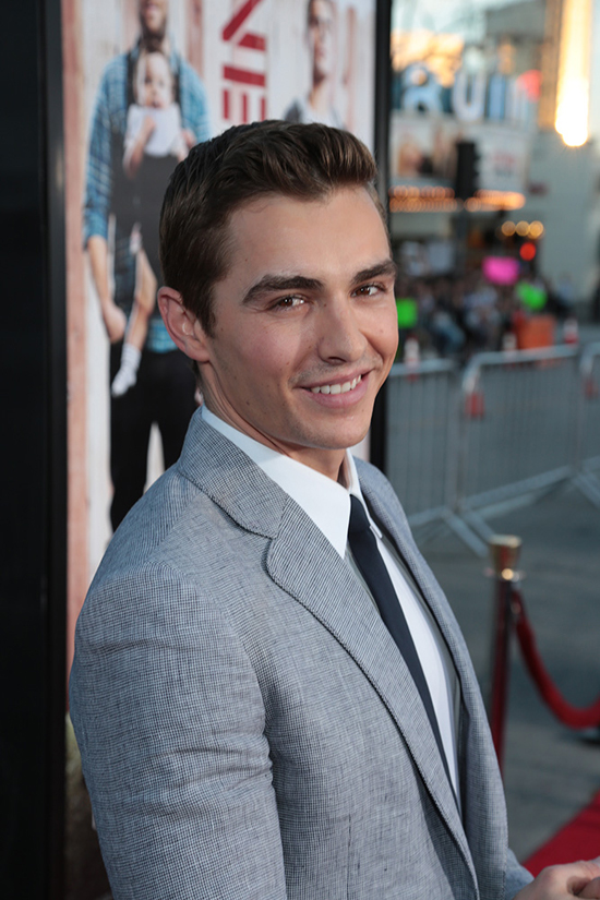 แซค เอฟรอน นำทีมนักแสดงเปิดตัว Bad Neighbours แซค เอฟรอน นำทีมนักแสดงเปิดตัว Bad Neighbours