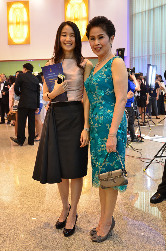 สหมงคลฟิล์ม นำทีมนักแสดงและคนเบื้องหลัง คว้ารางวัล สุพรรณหงส์ 2556 สหมงคลฟิล์ม นำทีมนักแสดงและคนเบื้องหลัง คว้ารางวัล สุพรรณหงส์ 2556