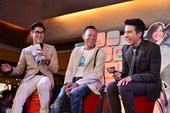 เจมส์ เต้ย ควงคู่เปิดตัวหนัง TimeLine แอน-อเล็กซ์ ร่วมยินดี เจมส์ เต้ย ควงคู่เปิดตัวหนัง TimeLine แอน-อเล็กซ์ ร่วมยินดี