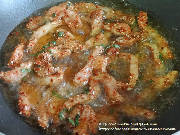 หมูคลุกฝุ่น เมนูกับแกล้มรสแซบ หมูคลุกฝุ่น เมนูกับแกล้มรสแซบ