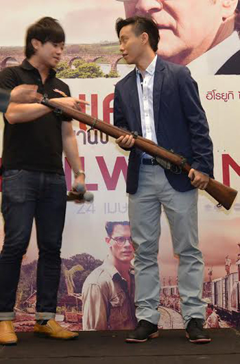ทีมผู้สร้าง THE RAILWAY MAN บุกเปิดตัวในไทยนำทีม 2 นักแสดงร่วม โชโกะ ทานิกาว่า ปีเตอร์ ธูนสตระ ทีมผู้สร้าง THE RAILWAY MAN บุกเปิดตัวในไทยนำทีม 2 นักแสดงร่วม โชโกะ ทานิกาว่า ปีเตอร์ ธูนสตระ
