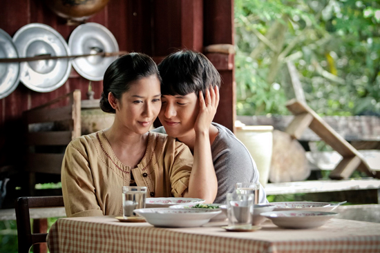 เจมส์ เต้ย ป๊อก ยกนิ้ว ผัดฟักแม้ว 1 ในเสน่ห์สุดโรแมนติก จาก Timeline เจมส์ เต้ย ป๊อก ยกนิ้ว ผัดฟักแม้ว 1 ในเสน่ห์สุดโรแมนติก จาก Timeline