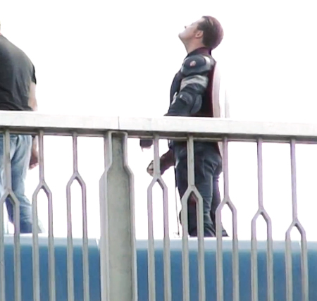 มาดูกัน ! กัปตันอเมริกาชุดใหม่ จากกองถ่าย Avengers 2 มาดูกัน ! กัปตันอเมริกาชุดใหม่ จากกองถ่าย Avengers 2