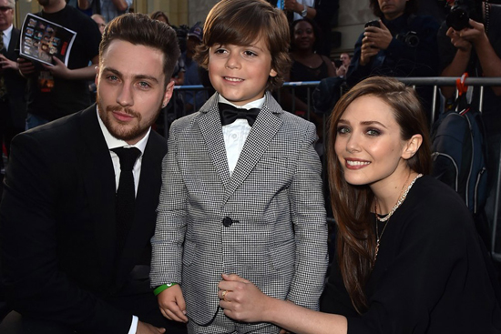 ลอนดอนคึกคัก เปิดตัว Godzilla นักแสดงแห่ร่วมงานคับคั่ง ลอนดอนคึกคัก เปิดตัว Godzilla นักแสดงแห่ร่วมงานคับคั่ง