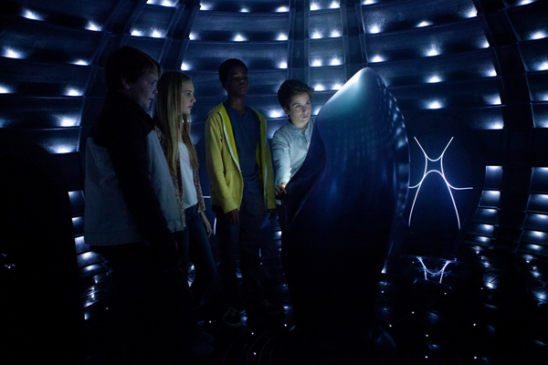 Earth to Echo ระดมทีมสร้างสุดเจ๋ง กำเนิดเพื่อนคนใหม่ Earth to Echo ระดมทีมสร้างสุดเจ๋ง กำเนิดเพื่อนคนใหม่