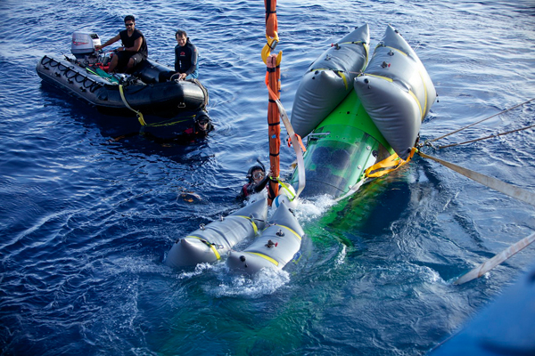 เจมส์ คาเมรอน นำ Deepsea Challenge จุดกระแสเยี่ยมลั่นอเมริกา เจมส์ คาเมรอน นำ Deepsea Challenge จุดกระแสเยี่ยมลั่นอเมริกา