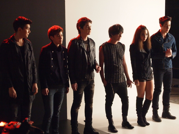 มาโกโตะ แท๊กทีม เต๋า-ติ๊นา แถลงข่าวถ่าย MV ฟินสุโค่ย มาโกโตะ แท๊กทีม เต๋า-ติ๊นา แถลงข่าวถ่าย MV ฟินสุโค่ย