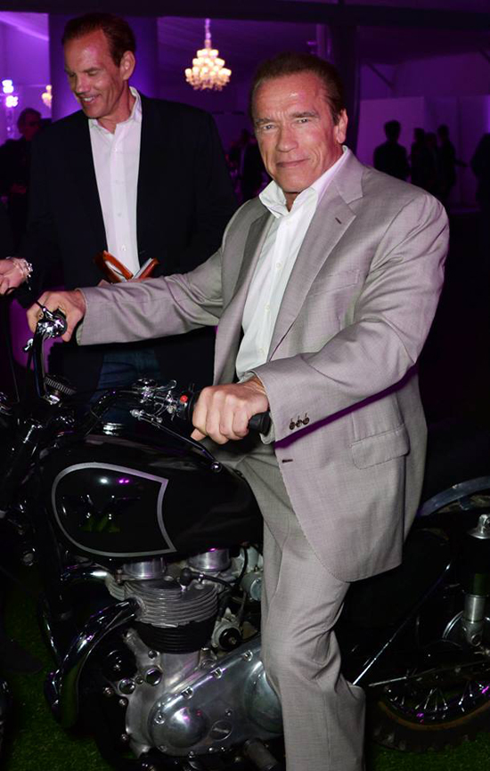 The Expendables 3 รวมดาวดังปรากฏตัวบนรถถัง ในเทศกาลหนังเมืองคานส์ 
