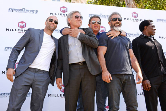 The Expendables 3 รวมดาวดังปรากฏตัวบนรถถัง ในเทศกาลหนังเมืองคานส์ 