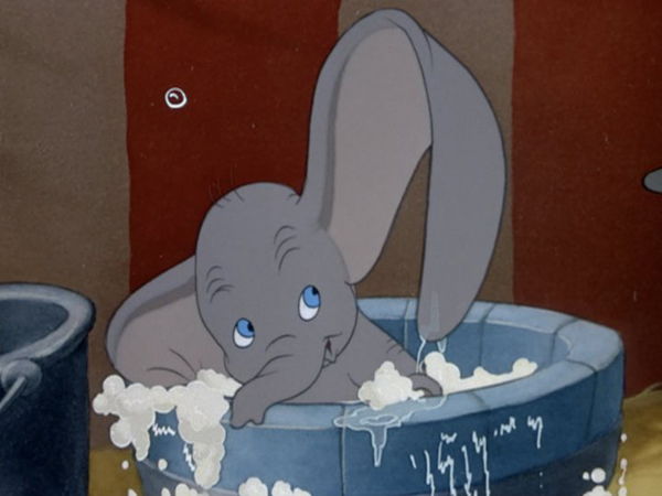 เอห์เรน ครูเกอร์ คือผู้เขียนบท Dumbo ฉบับไลฟ์-แอ็คชั่น เอห์เรน ครูเกอร์ คือผู้เขียนบท Dumbo ฉบับไลฟ์-แอ็คชั่น
