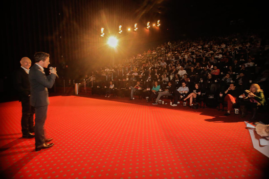 ชาร์ลส์ ซาเวียร์ สองเจนเนอเรชั่นร่วมงานพรีเมียร์ X-Men ที่บราซิล ชาร์ลส์ ซาเวียร์ สองเจนเนอเรชั่นร่วมงานพรีเมียร์ X-Men ที่บราซิล
