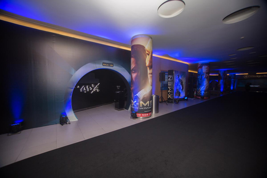 ชาร์ลส์ ซาเวียร์ สองเจนเนอเรชั่นร่วมงานพรีเมียร์ X-Men ที่บราซิล ชาร์ลส์ ซาเวียร์ สองเจนเนอเรชั่นร่วมงานพรีเมียร์ X-Men ที่บราซิล