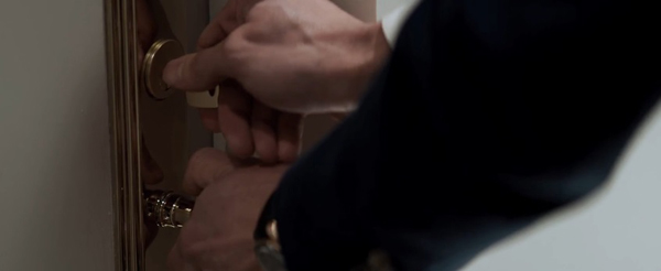 แค่น้ำจิ้ม ! ทีเซอร์แรก Fifty Shades of Grey หนังอีโรติก โซ่ แส้ กุญแจมือ