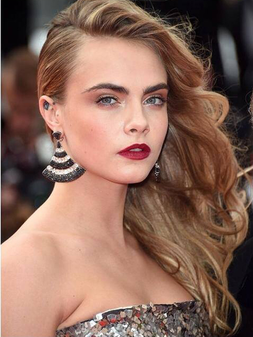 คาร่า เดอเลวีญ อาจรับบทสาวบอนด์คนใหม่ ใน James Bond 24 คาร่า เดอเลวีญ อาจรับบทสาวบอนด์คนใหม่ ใน James Bond 24
