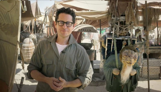 ต้องดู ! เจ.เจ.เอบรัมส์ กับโฉมแรกจากกองถ่าย Star Wars 7 ต้องดู ! เจ.เจ.เอบรัมส์ กับโฉมแรกจากกองถ่าย Star Wars 7