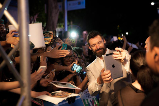พรีเมียร์ X-Men : Days of Future Past ที่สิงคโปร์ แฟนคลับยังคงตามให้กำลังใจอย่างล้นหลาม พรีเมียร์ X-Men : Days of Future Past ที่สิงคโปร์ แฟนคลับยังคงตามให้กำลังใจอย่างล้นหลาม