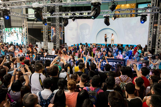 พรีเมียร์ X-Men : Days of Future Past ที่สิงคโปร์ แฟนคลับยังคงตามให้กำลังใจอย่างล้นหลาม พรีเมียร์ X-Men : Days of Future Past ที่สิงคโปร์ แฟนคลับยังคงตามให้กำลังใจอย่างล้นหลาม