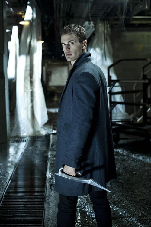 ธีโอ เจมส์ คอนเฟิร์มรับบทนำ Underworld 5 ธีโอ เจมส์ คอนเฟิร์มรับบทนำ Underworld 5