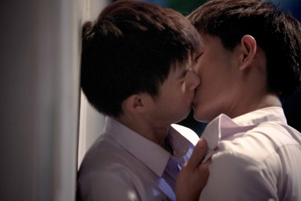 โต้ง-โอ๊ต ชวนจิ้น ฟินกระจาย จูบจริงแบบไม่มีตัวช่วย โต้ง-โอ๊ต ชวนจิ้น ฟินกระจาย จูบจริงแบบไม่มีตัวช่วย