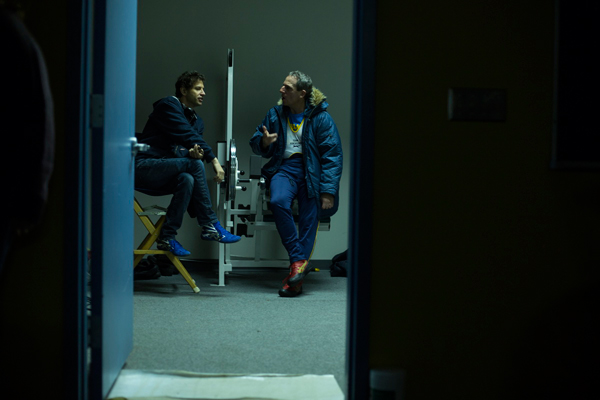 สตีฟ คาเรลล์ สลัดลุคส์ตลก สวมบทอำมหิตใน Foxcatcher สตีฟ คาเรลล์ สลัดลุคส์ตลก สวมบทอำมหิตใน Foxcatcher