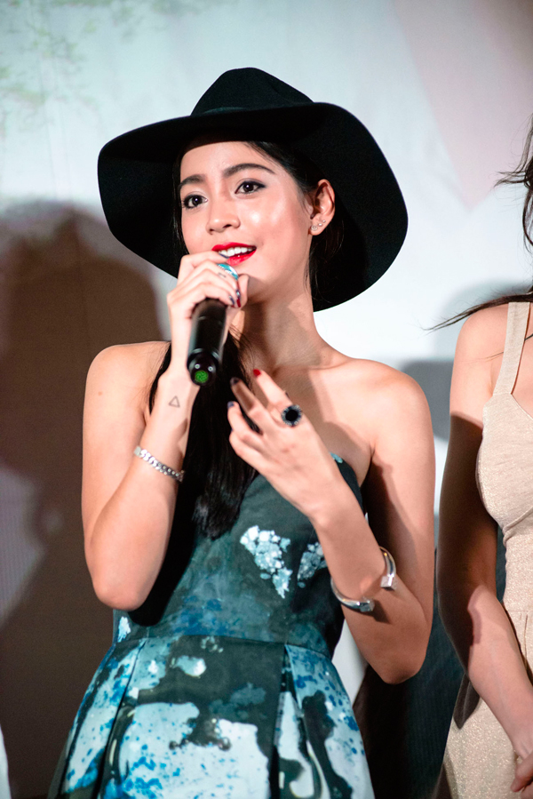สายป่าน ควง บัว เปิดตัว 1448 รักเรา..ของใคร สายป่าน ควง บัว เปิดตัว 1448 รักเรา..ของใคร