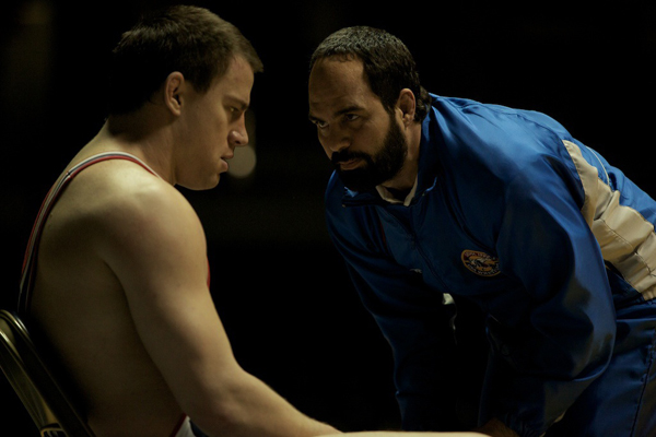 สตีฟ คาเรลล์ สลัดลุคส์ตลก สวมบทอำมหิตใน Foxcatcher สตีฟ คาเรลล์ สลัดลุคส์ตลก สวมบทอำมหิตใน Foxcatcher