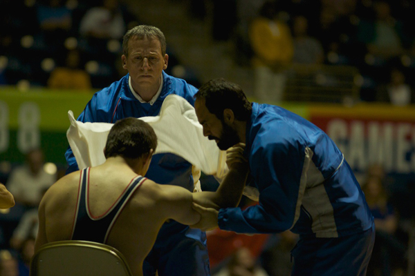 สตีฟ คาเรลล์ สลัดลุคส์ตลก สวมบทอำมหิตใน Foxcatcher สตีฟ คาเรลล์ สลัดลุคส์ตลก สวมบทอำมหิตใน Foxcatcher