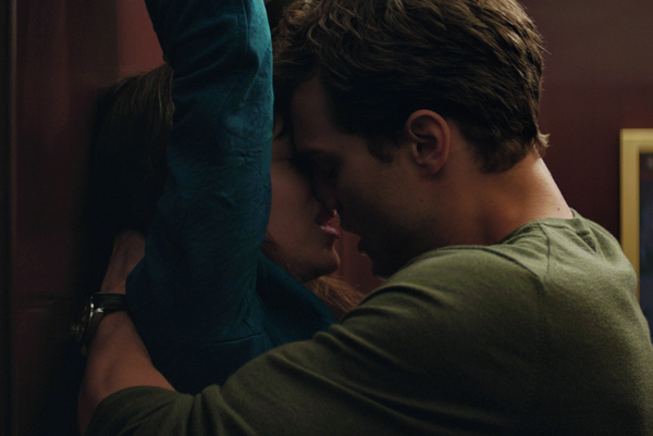 Fifty Shades of Grey เดินหน้าสร้างภาคต่อ Fifty Shades of Grey เดินหน้าสร้างภาคต่อ