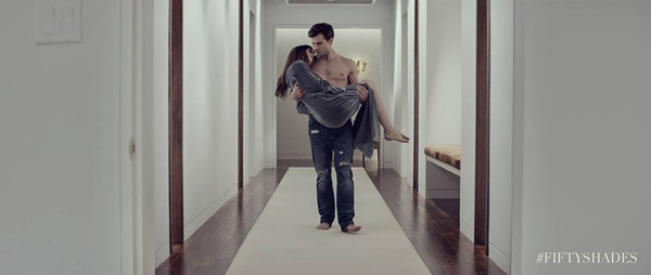 Fifty Shades of Grey ครองแชมป์หนังทำเงิน Fifty Shades of Grey ครองแชมป์หนังทำเงิน