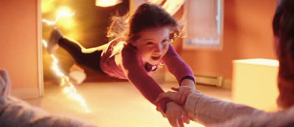 ตัวอย่างแรก Poltergeist ตัวอย่างแรก Poltergeist