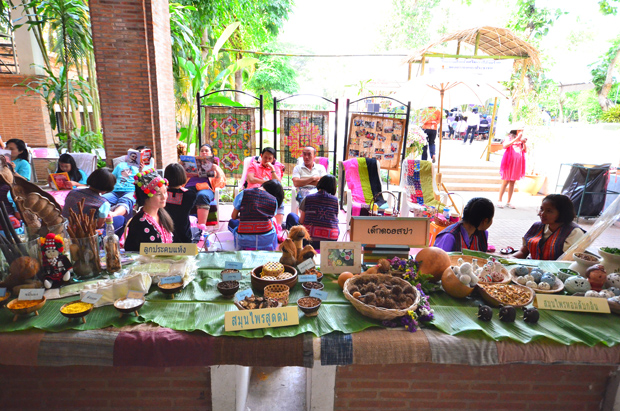 งานโครงการหลวง 2556 งานโครงการหลวง 2556