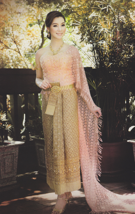 ชุดไทยแต่งงาน ชุดไทยแต่งงาน