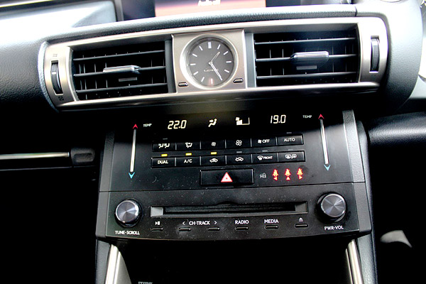 Lexus IS 300 h Lexus IS 300 h