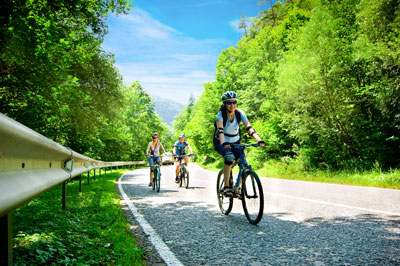 ควงแขนแฟนทำกิจกรรมสนุก ๆ ให้วันธรรดาพิเศษขึ้นกว่าเดิม ควงแขนแฟนทำกิจกรรมสนุก ๆ ให้วันธรรดาพิเศษขึ้นกว่าเดิม