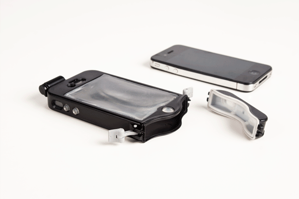 เปียกแค่ไหนก็ไม่กลัว! ถ้าใส่เคสไอโฟนสคูบ้าซะอย่าง เปียกแค่ไหนก็ไม่กลัว! ถ้าใส่เคสไอโฟนสคูบ้าซะอย่าง