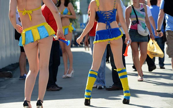 สาว ๆ จากข้างสนามฟุตบอลยูโร 2012 สาว ๆ จากข้างสนามฟุตบอลยูโร 2012
