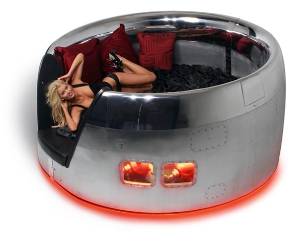 เปลี่ยนชิ้นส่วนเครื่องบินเหินฟ้า ให้เป็นเฟอร์นิเจอร์ล้ำสมัย เปลี่ยนชิ้นส่วนเครื่องบินเหินฟ้า ให้เป็นเฟอร์นิเจอร์ล้ำสมัย