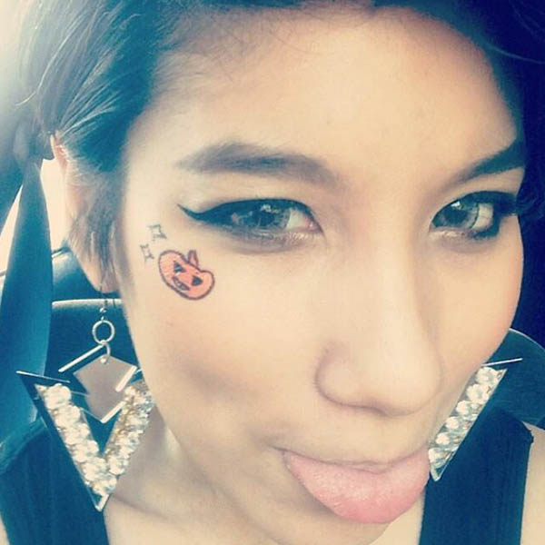 เอ้ วง Pink ผู้รับบท พี่บอม เจ้าของร้านเหล้าคนสวยในฮอร์โมน 2