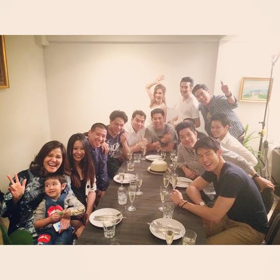 ปาร์ตี้สละโสด เปิ้ล ภารดี-นิว เชื้อชาติ ร่วมเฮก่อนแต่งงาน 25 ต.ค.