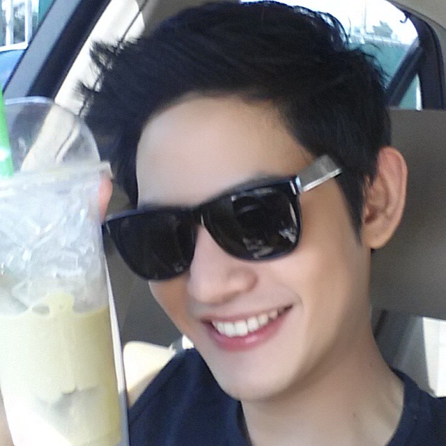 ยีนส์ ธนธร ศวัสกร ยีนส์ ธนธร ศวัสกร