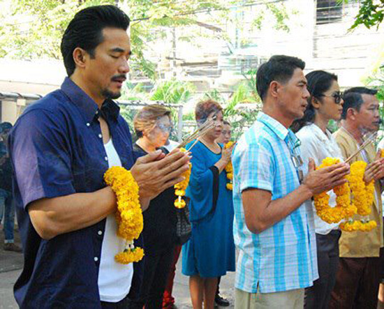ภูธฤทธิ์ พรหมบันดาล ภูธฤทธิ์ พรหมบันดาล