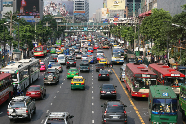 มาตรฐานการใช้รถใช้ถนนเมืองไทย มาตรฐานการใช้รถใช้ถนนเมืองไทย