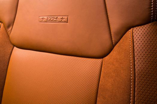 Toyota Tundra รุ่นปี 2014 Toyota Tundra รุ่นปี 2014