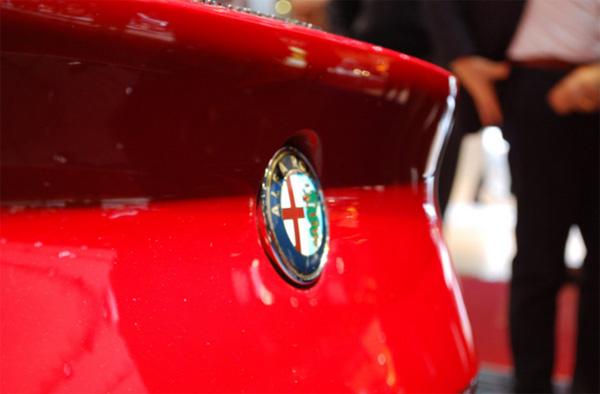 Alfa Romeo รุ่นเปิดประทุน Alfa Romeo รุ่นเปิดประทุน