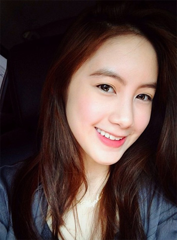 จีจี้ พลอยไพลิน จีจี้ พลอยไพลิน