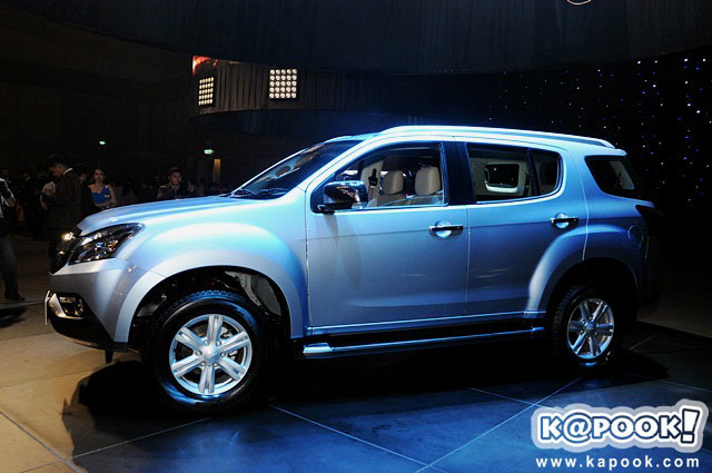 Isuzu mu x Isuzu mu x